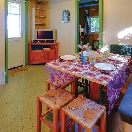 Campsite 2 Bedroom Beautiful Stacaravan In Casalabriva