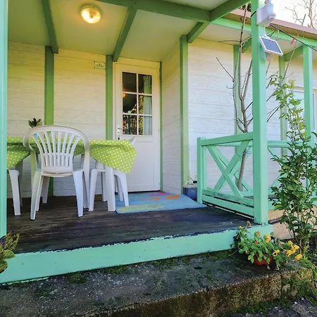Campsite 2 Bedroom Beautiful Stacaravan In Casalabriva