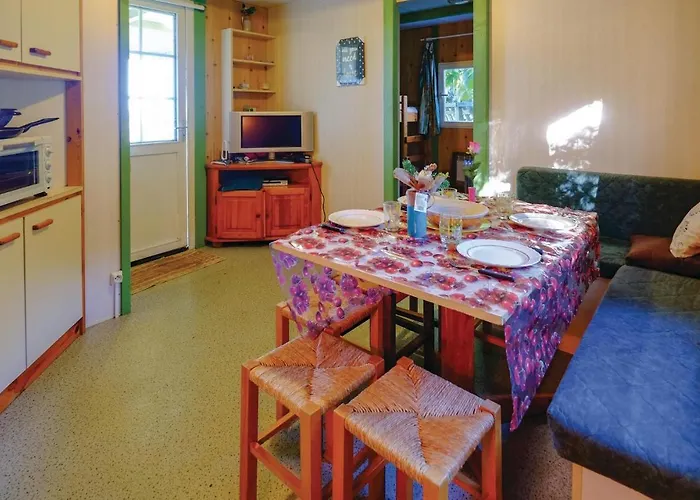 캠프장 Lovely Stacaravan In Casalabriva