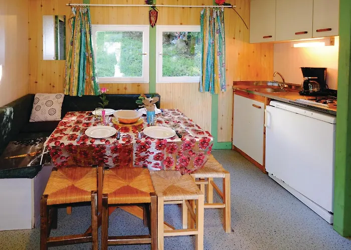캠프장 Lovely Stacaravan In Casalabriva
